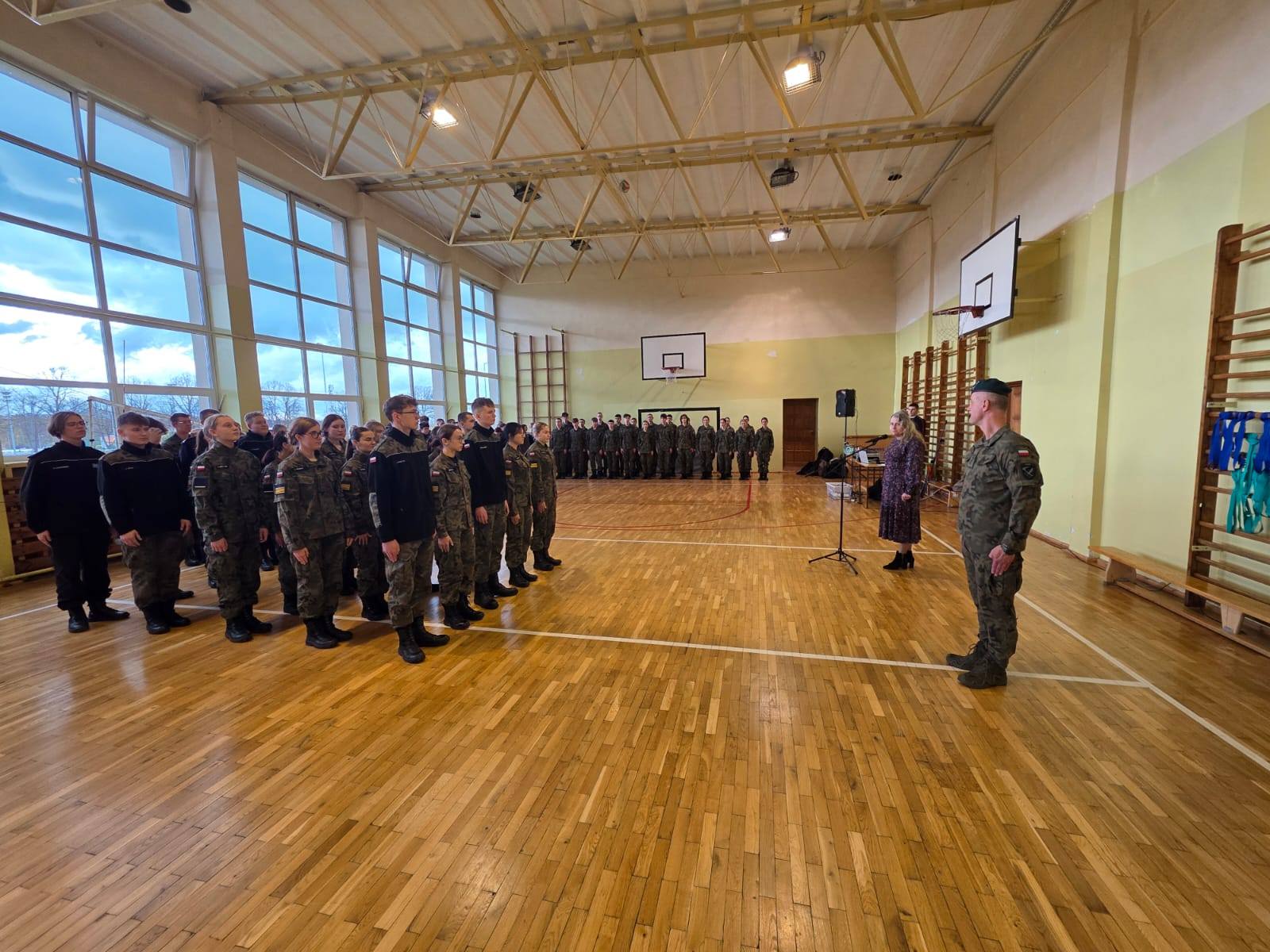  Awanse w w klasach mundur...